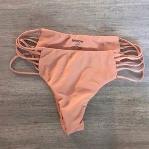 Brand new Mikoh bottoms. Perfect condition.